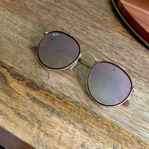 Gold Ray-Ban Aviator (mirrored lenses) sunglasses